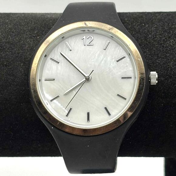 Black & Gold Watch - Picture 1 of 4